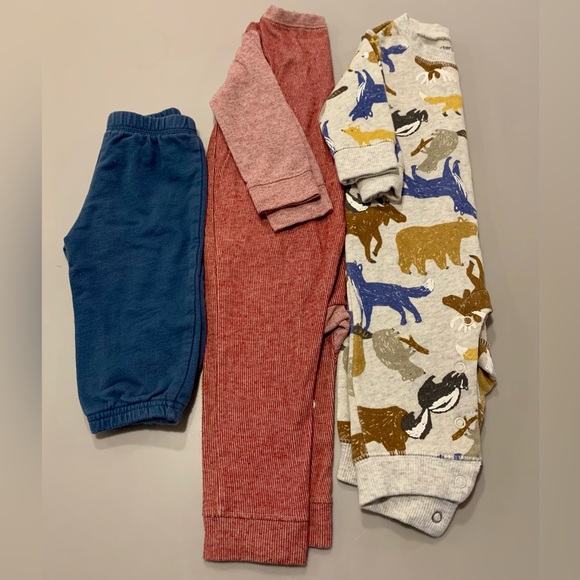 6-9 month 3 piece Lot/Bundle-2 Rompers-1 sweatpant. Carter’s and Cat & Jack - Picture 8 of 9